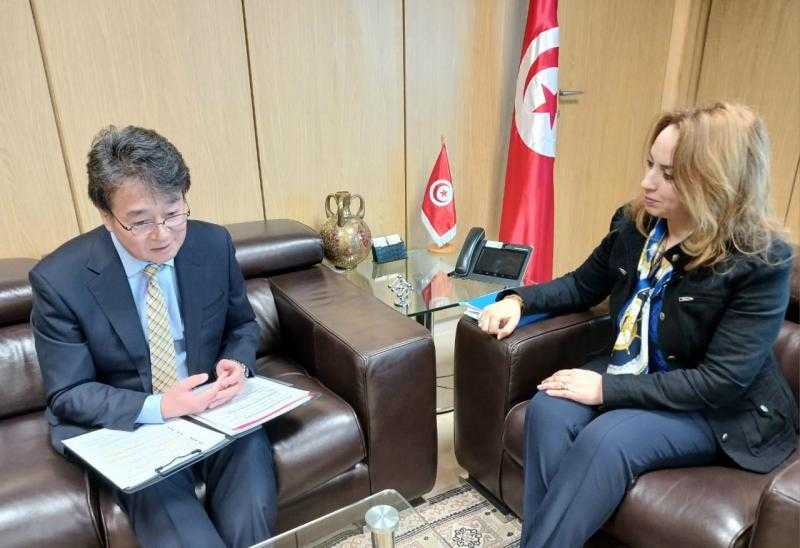 تونس واليابان يبحثان تعيز الاستثمارات والتعاون المالي والفني