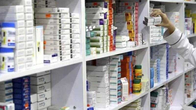 «أحمد إدريس»: انفراجة وتوفر للأدوية في الصيدليات بعد قرارات رئيس الوزراء