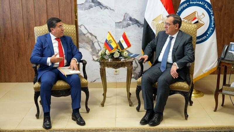 «الملا» يبحث مع سفير الإكوادور بالقاهرة سبل التعاون بين البلدين في صناعة البترول والغاز