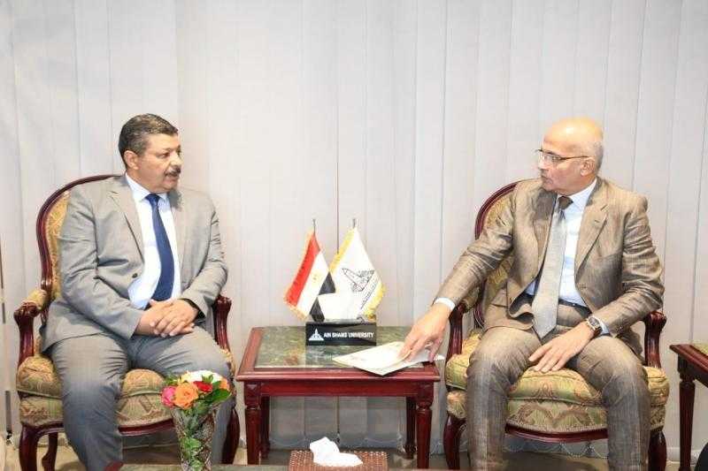 «الحاج» يلتقي مع رئيس جامعة عين شمس لبحث استراتيجية التعاون بمجالات الطاقة الذرية