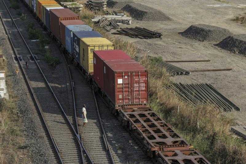 أوكرانيا تصدر 9.4 مليون طن حبوب عبر السكك الحديدية بالربع الأول من 2024