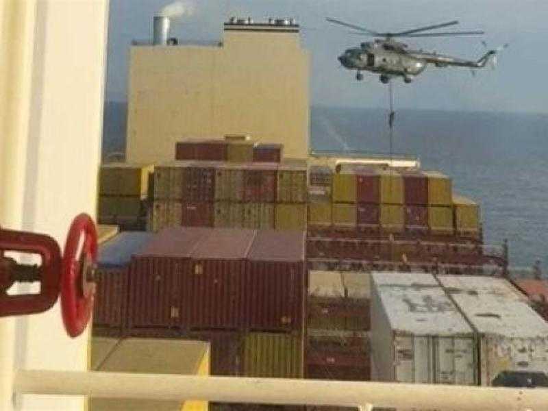 إيران تحتجز سفينة شحن مرتبطة بإسرائيل في مضيق هرمز