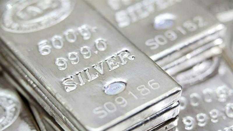 عجز سوق الفضة العالمي يرتفع 17% هذا العام مع زيادة الطلب