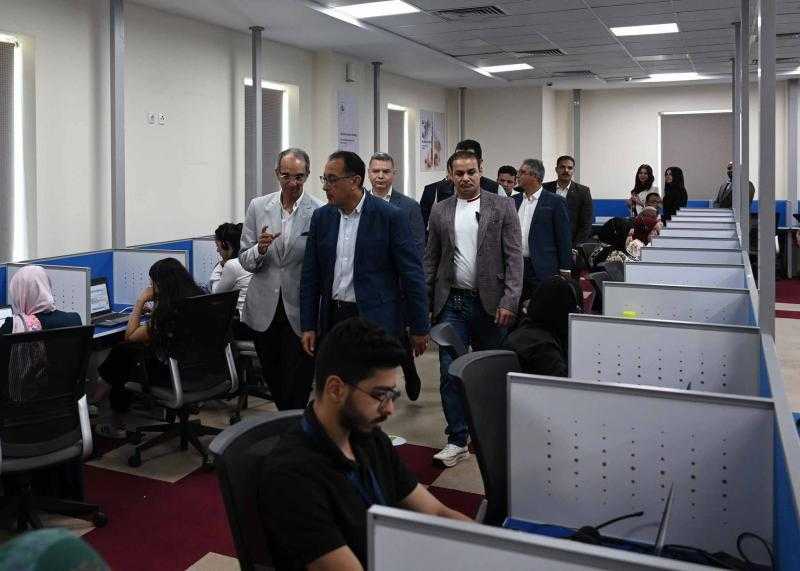 رئيس الوزراء يتفقد مقر شركة إنتلسيا العالمية لتصدير خدمات التعهيد