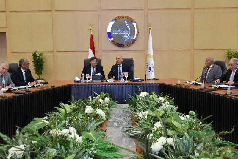 وزيرا النقل والبترول يبحثان عدد من المشروعات المشتركة الداعمة للاقتصاد| التفاصيل