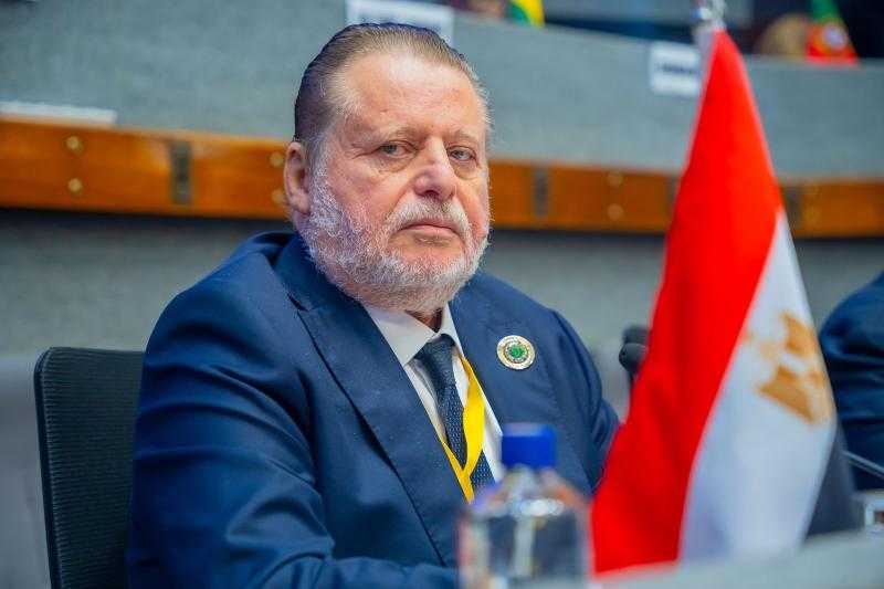 حسن عبدالله محافظ البنك المركزي يحصد لقب «محافظ العام» من اتحاد المصارف العربية