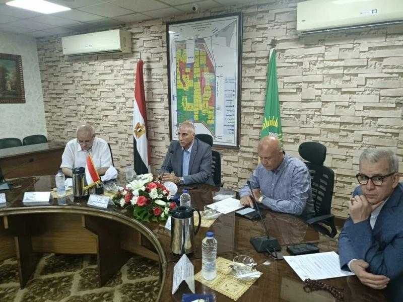 اجتماع وحدة متابعة موقف تقنين الأراضى المضافة لأحوزة عدد من المدن الجديدة