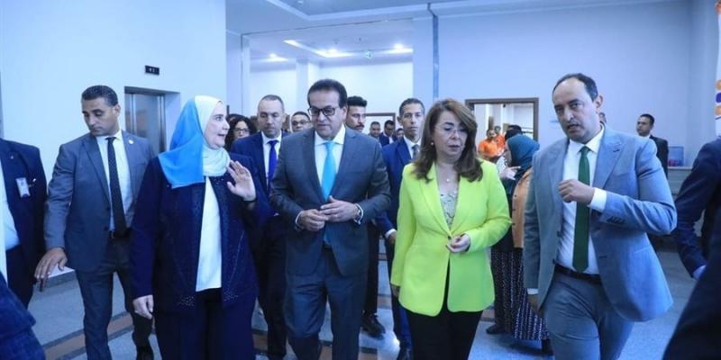 وزيرا الصحة والتضامن ومدير الأمم المتحدة للمخدرات يتفقدون مركز إمبابة لعلاج الإدمان