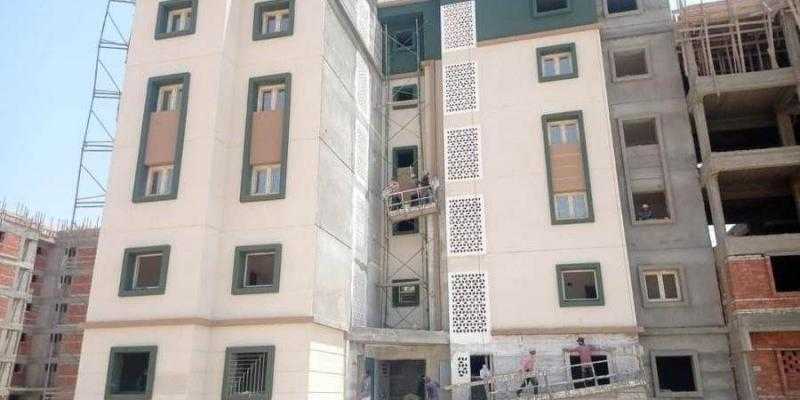 مسئولو ”الإسكان” يتابعون موقف تنفيذ وحدات ”سكن لكل المصريين” بالعاشر من رمضان