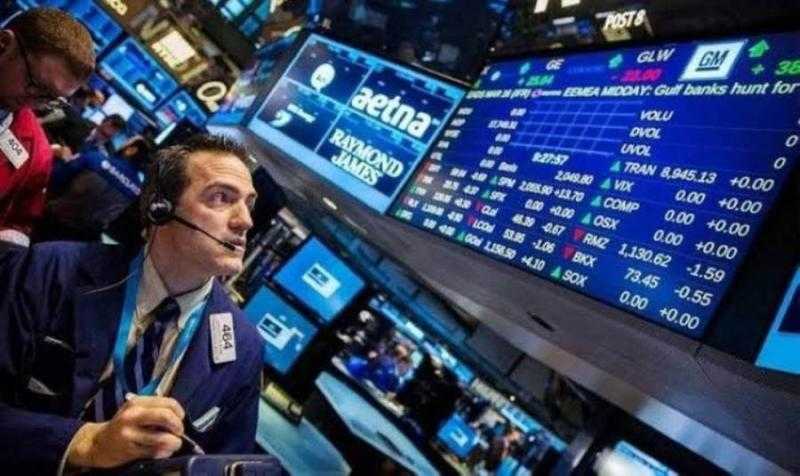 ارتفاع الأسهم البريطانية والجنيه الإسترليني بعد فوز حزب العمال بالانتخابات
