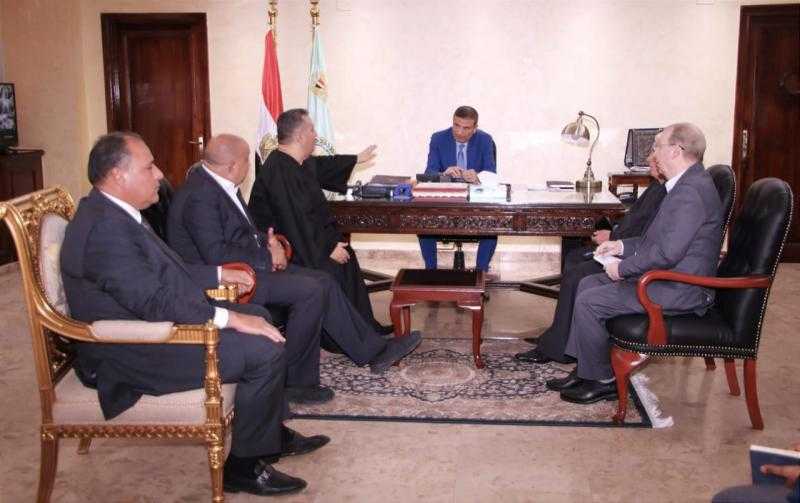 السماد في المقدمة.. وزير الزراعة يؤكد أهمية وصول الدعم لمستحقيه من الفلاحين