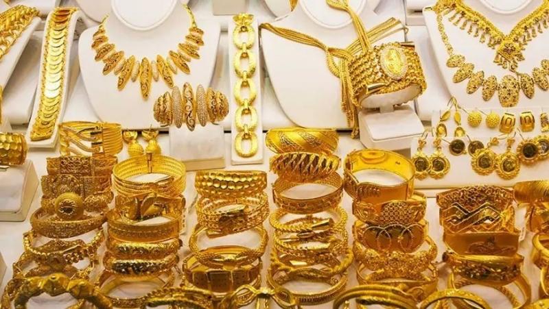 استقرار سعر الذهب اليوم الأحد في محلات الصاغة.. «عيار 21» بـ3225 جنيهًا