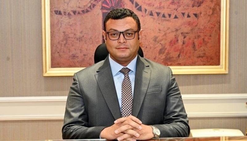 وزير الإسكان يتابع مشروعات زيادة إمداد محطة مياه القاهرة الجديدة من المياه العكرة