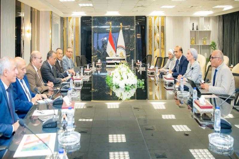 وزيرا الإنتاج الحربى و”البيئة” يتابعان منظومة إدارة المخلفات الصلبة