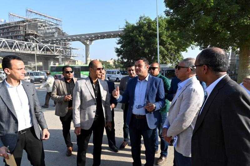 وزير الإسكان: تنفيذ أعمال الصيانة القياسية لمحاور الطرق