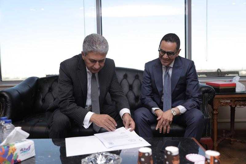 وزيرا السياحة والاستثمار يبحثان جذب المزيد الاستثمارات في المجال الفندقي