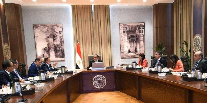 رئيس الوزراء يترأس الاجتماع الأول للمجموعة الاقتصادية بتشكيلها الجديد| اعرف التفاصيل
