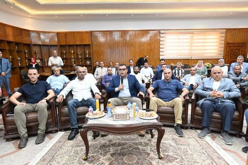 وزير الإسكان يوجه بسرعة ترفيق وإتاحة الأراضي بالمناطق الصناعية