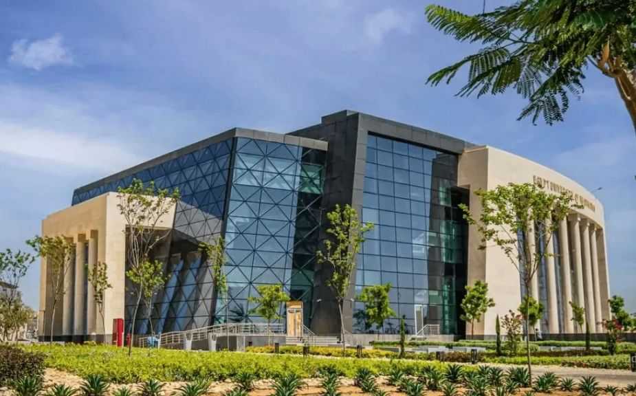 ”تنظيم الاتصالات” يحذر من وجود محاولات اختراق متقدمة تستهدف مستخدمي الهواتف الذكية