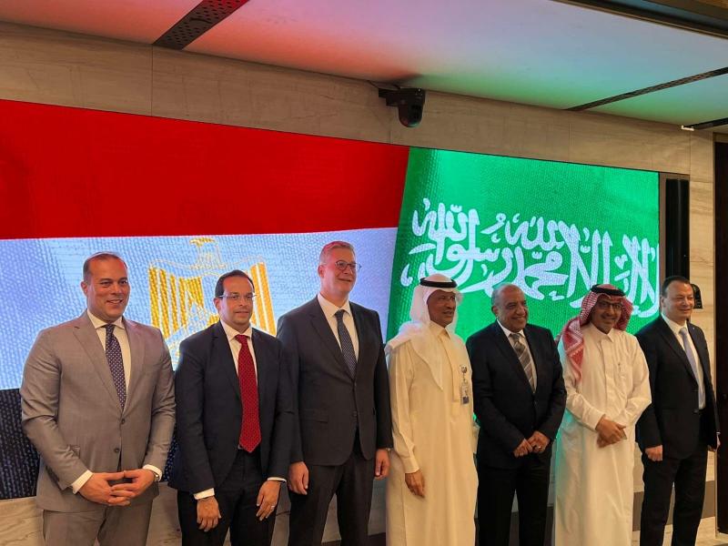 تعرف على موعد التشغيل التجاري لمشروع الربط الكهربائي بين مصر والسعودية