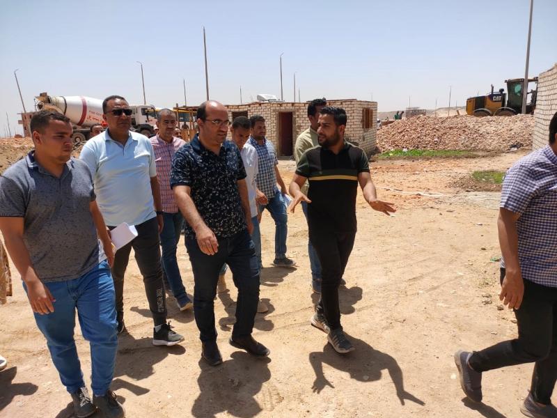 رئيس جهاز سوهاج الجديدة يتفقد مشروعات الإسكان ومحاور الطرق بالمدينة