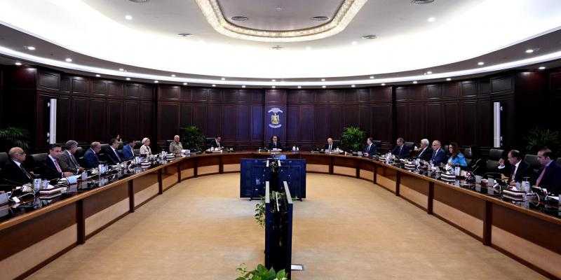 رئيس الوزراء يوجه بتعزيز قدرات التصنيع المحلي للدواء
