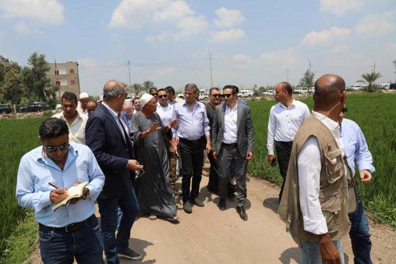 وزير الزراعة يتفقد حقول إرشادية لنظم الري الحديث في دمنهور| صور