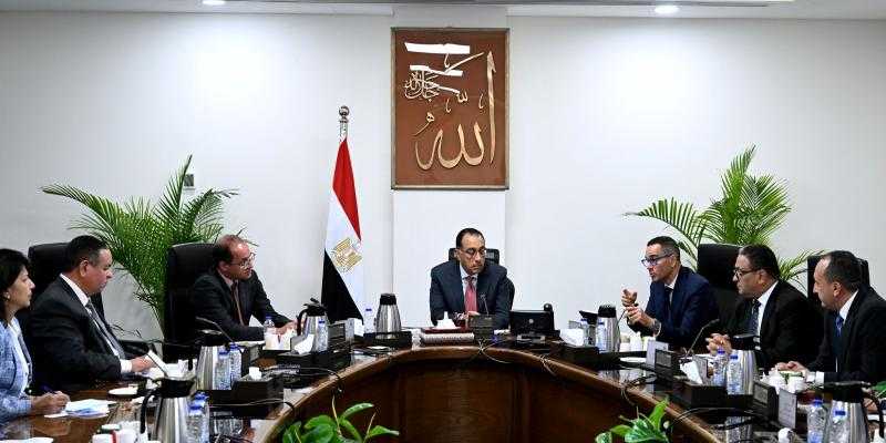 رئيس الوزراء: اتخاذ إجراءات رادعة ضد المتربحين من سيارات ذوي الهمم