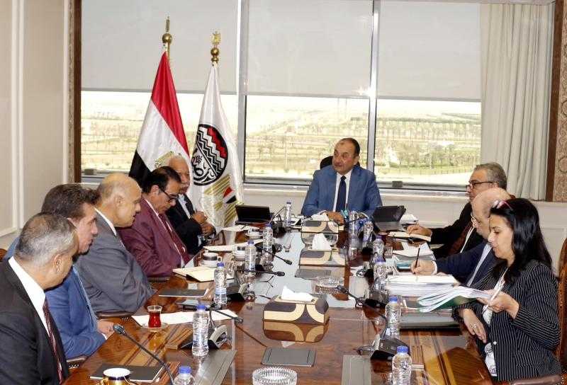 وزير قطاع الأعمال: نستهدف تعميق التصنيع المحلي وتعظيم عوائد الأصول