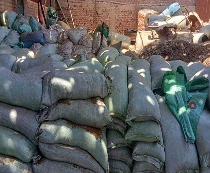 ”الداخلية” تداهم مصنعين دون ترخيص لإنتاج الأعلاف المغشوشة