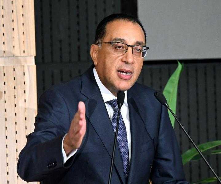 رئيس الوزراء: نستهدف إنتاج 100 مليون جهاز هاتف محمول سنويًا