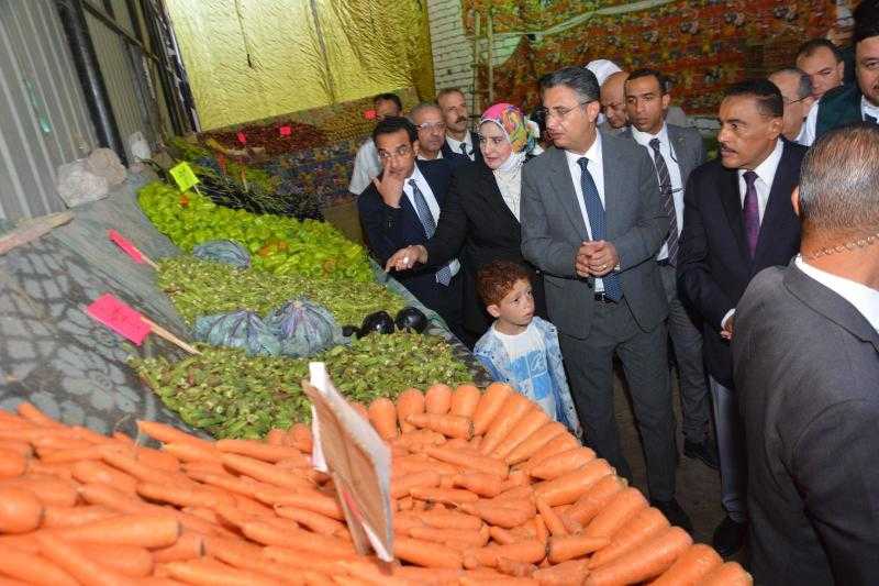”التموين” تخصص أماكن داخل المجمعات الاستهلاكية لعرض الخضروات والفاكهة بأسعار مخفضة