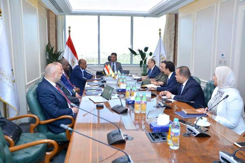 لتأمين المخزون الاستراتيجي.. وزير التموين يتابع موقف التعاقدات من اللحوم
