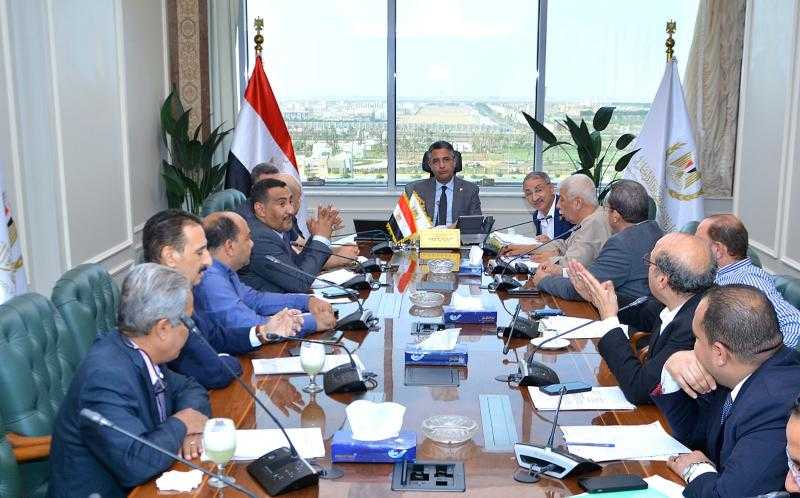 ”فاروق” يوجه بسرعة البت في طلبات المواطنين وأصحاب المنشآت التموينية