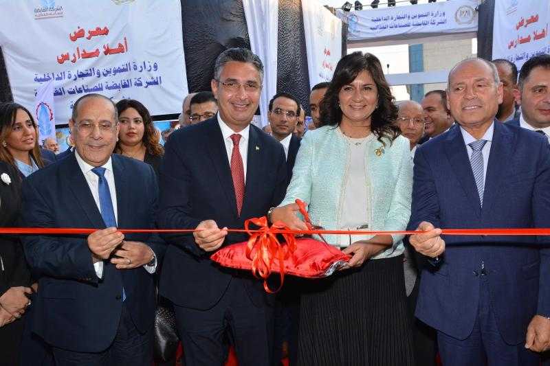 وزير التموين يفتتح المعرض السلعي لـ”القابضة للصناعات الغذائية”| صور