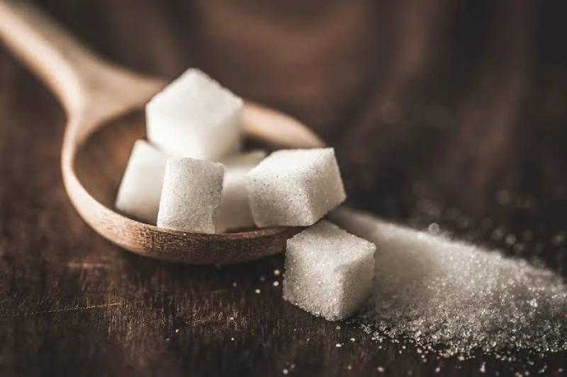 سعر طن السكر اليوم الإثنين لدى التاجر.. الكيلو وصل لكام