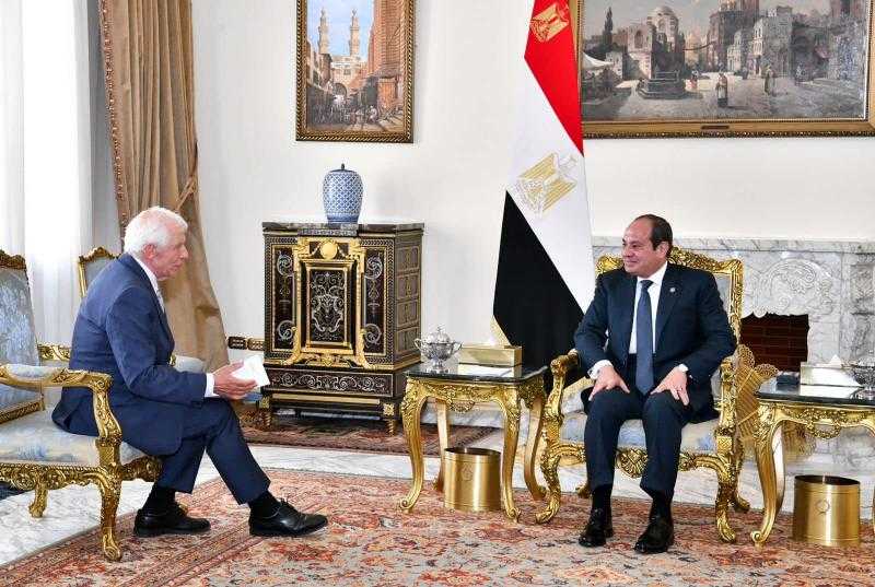 مصر والاتحاد الأوروبي يبحثان تعزيز التعاون بمجالات الاستثمار والطاقة والبيئة