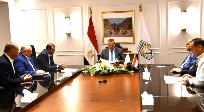 محافظ جنوب سيناء يتابع عمليات تطوير مينائي شرم الشيخ ونويبع