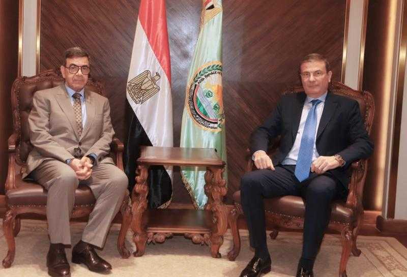 وزير الزراعة يناقش تطوير منظومة الطب البيطري لدوره في حماية الثروة الحيوانية والداجنة