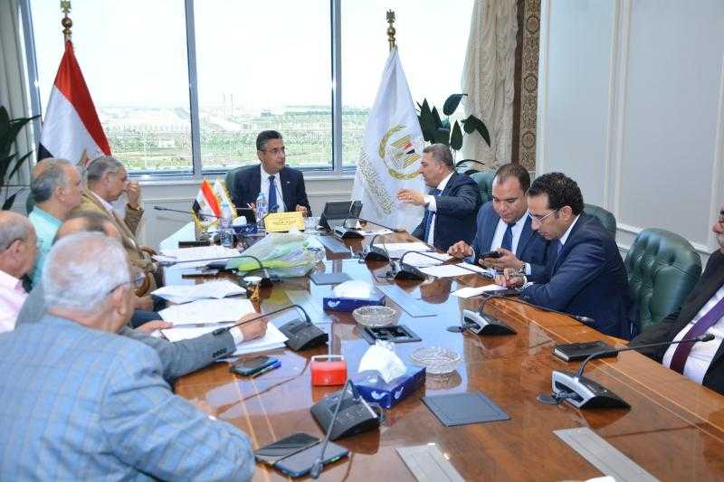 وزير التموين يعقد اجتماع الأسبوعي مع أعضاء مجلسي النواب والشيوخ