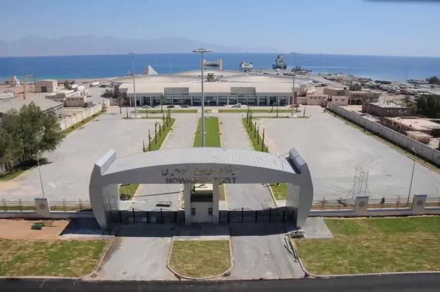 تداول 22 ألف طن بضائع و1194 شاحنة بمواني البحر الأحمر