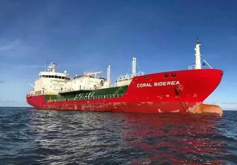 تداول 24 ألف طن بضائع و1080 شاحنة بمواني البحر الأحمر