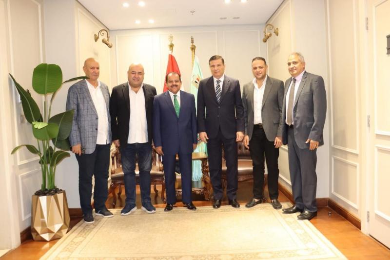 وزير الزراعة يبحث مع نواب البرلمان مشكلات المزارعين ومشروعات النفع العام