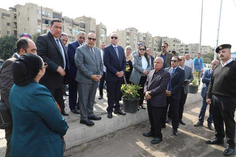 محافظ القاهرة يتفقد تجهيزات أول أسواق اليوم الواحد بمدينة نصر| صور