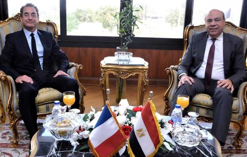 مصر وفرنسا يبحثان مجالات التعاون المقترحة بقطاع الطيران المدني