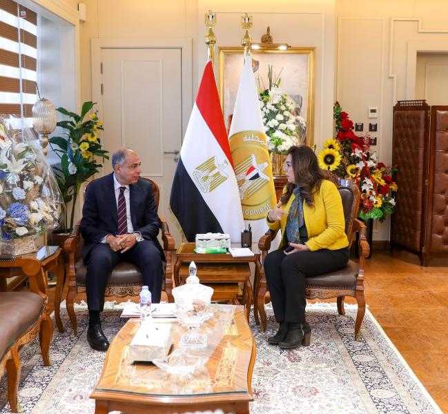 وزيرة التنمية المحلية تتابع مع محافظ المنيا برنامج ”تنمية الصعيد وحياة كريمة”