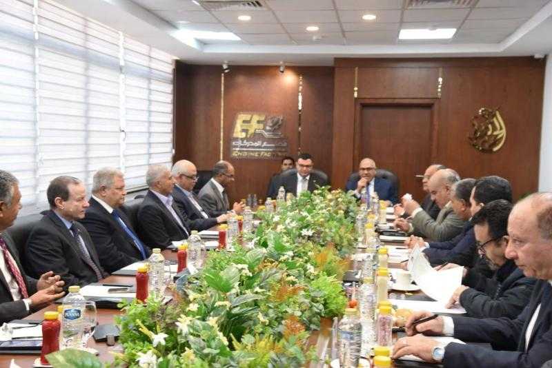 وزير الإسكان ورئيس الهيئة العربية للتصنيع يبحثان التعاون بتصنيع المهام الكهروميكانيكية
