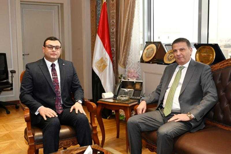 وزيرا الزراعة والإسكان يبحثان خطة تحديث الأحوزة العمرانية