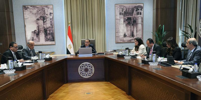رئيس الوزراء يُتابع إجراءات طرح محطة جبل الزيت لتوليد الكهرباء من الرياح