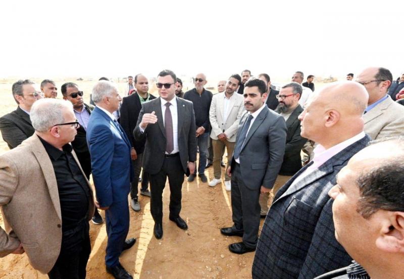 وزير الإسكان يتفقد أعمال الطرق والمرافق بالأراضي المضافة لمدينة العبور الجديدة